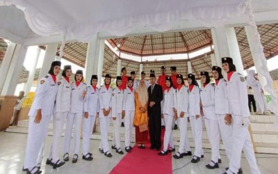 PASKIB dan Marching Band Sekolah Menengah Pertama Perintis 2 | Bandar Lampung Menjadi Petugas Upacara HUT RI Ke-78 di Paruga Na'e Sila